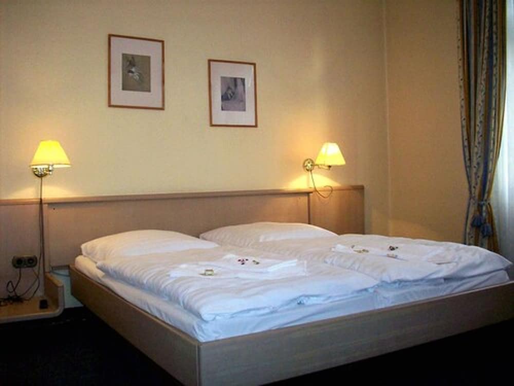 Standard Room photo 2