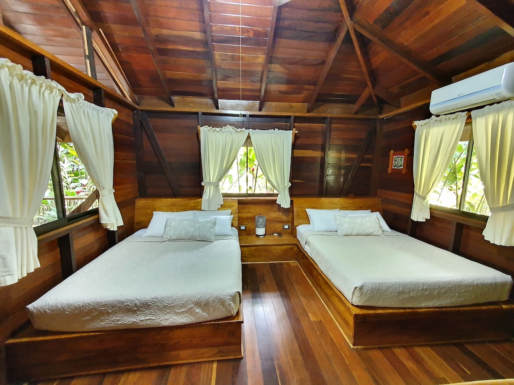 Family Bungalow, 2 Double Beds, Garden View - Photo 8