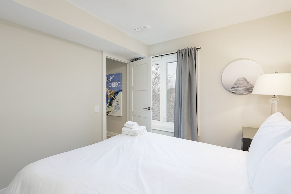 Luxury Condo, 3 Bedrooms (213 Sierra Lane - No Pets Allowed) photo 2