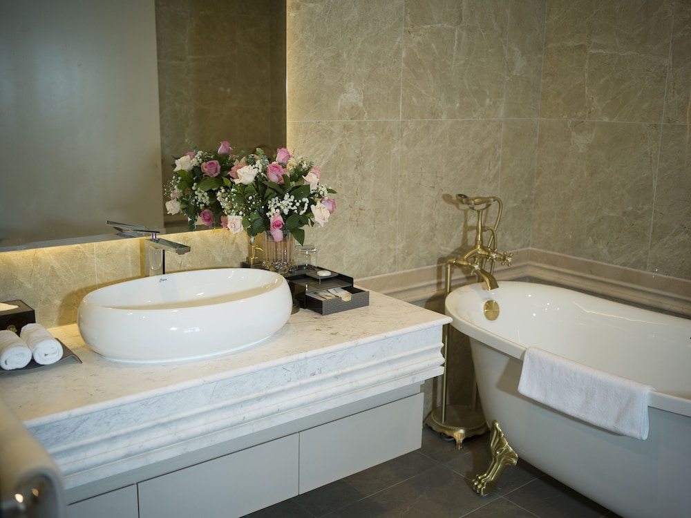 Grand Suite, Garden View - Photo 9