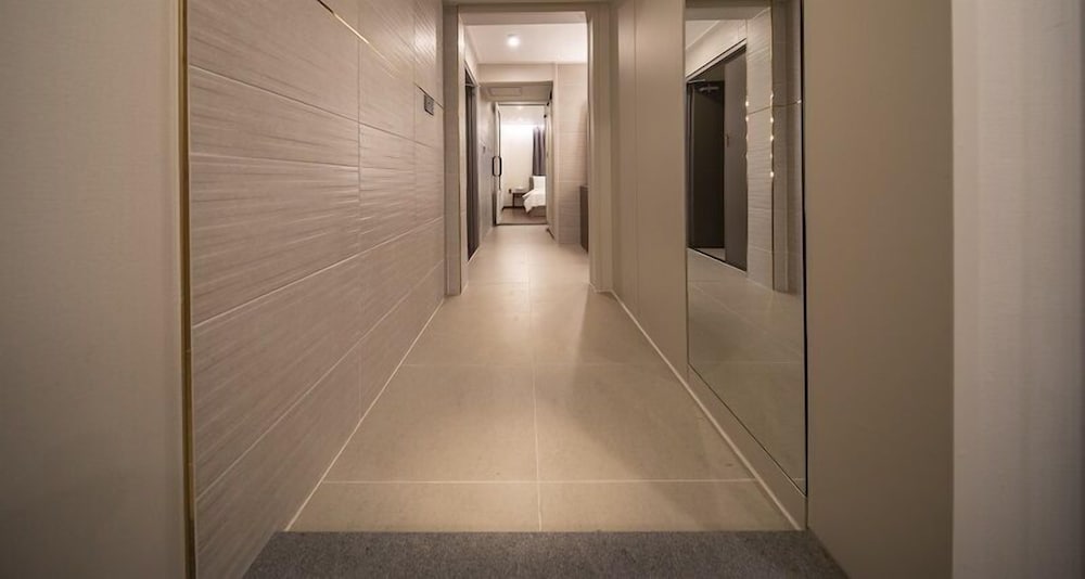 Luxury Suite - Photo 1