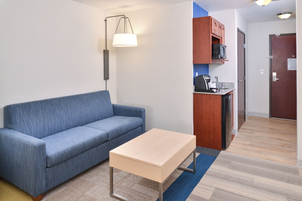 Suite, 2 Queen Beds - Photo 5