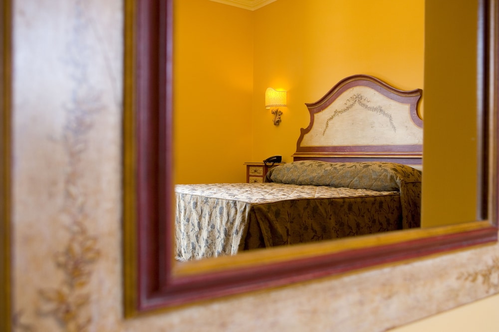 Superior Double or Twin Room - Photo 2