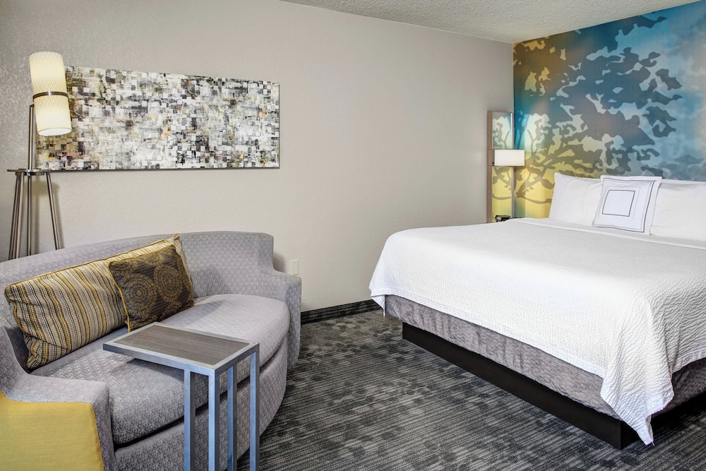 Room, 1 King Bed with Sofa bed (Mobility/Hearing Access, Roll-In Shwr) - Photo 3