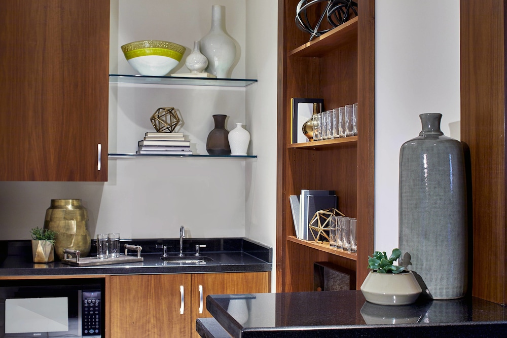 Executive Suite, 1 Bedroom, City View - Photo 6