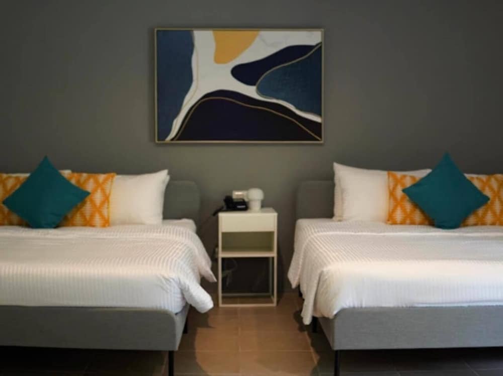 Room - Photo 3