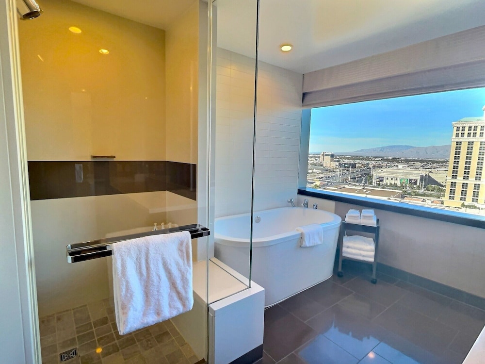 City Corner 1 BR - Photo 2