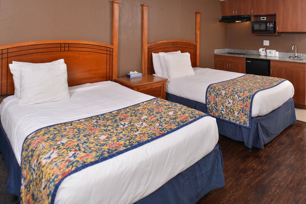 Room, 2 Double Beds, Non Smoking, Kitchenette photo 1