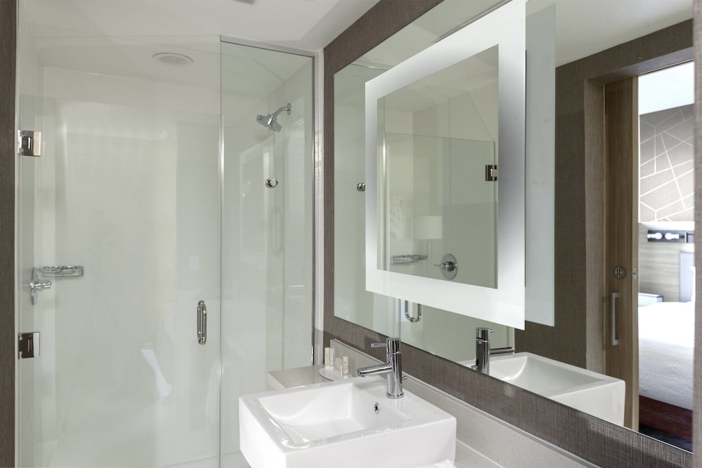 Suite, 2 Queen Beds (Hearing Accessible) photo 2