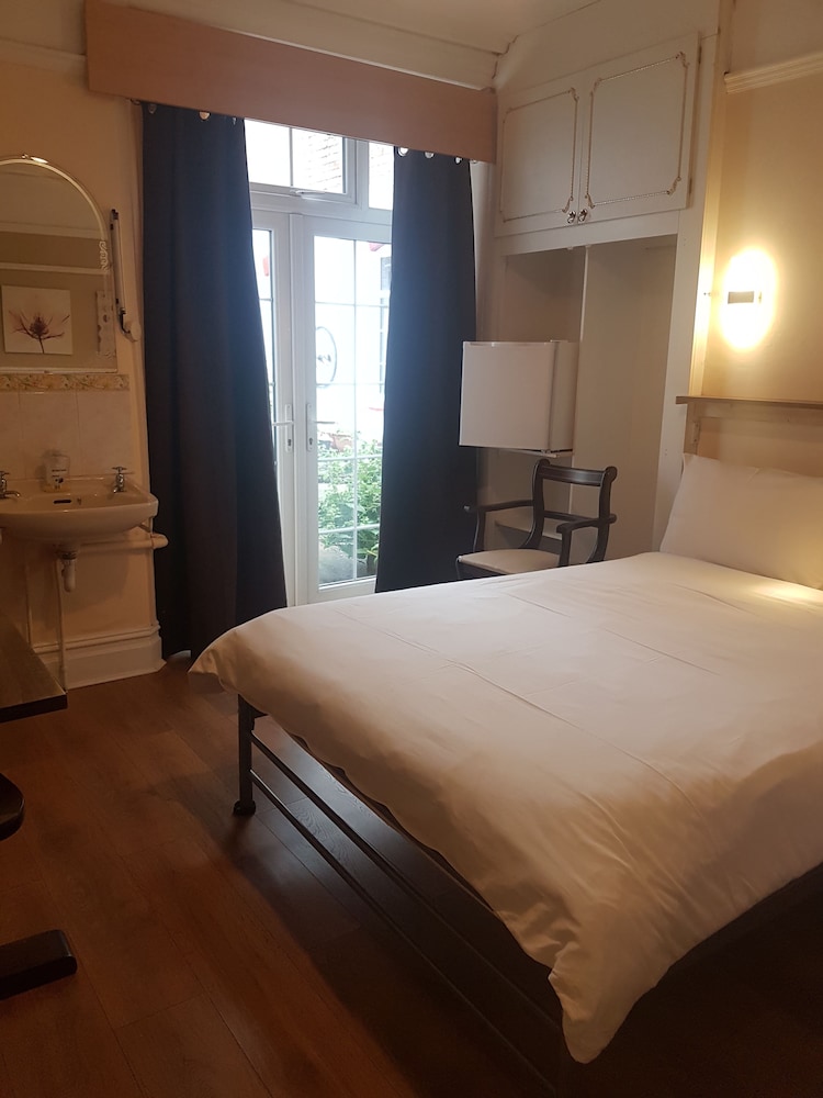Triple Room, Shared Bathroom photo 2