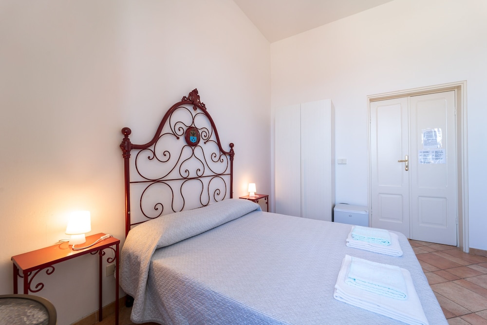 Standard Double Room, Private Bathroom, Sea View (Vista mare bagno esterno) photo 3