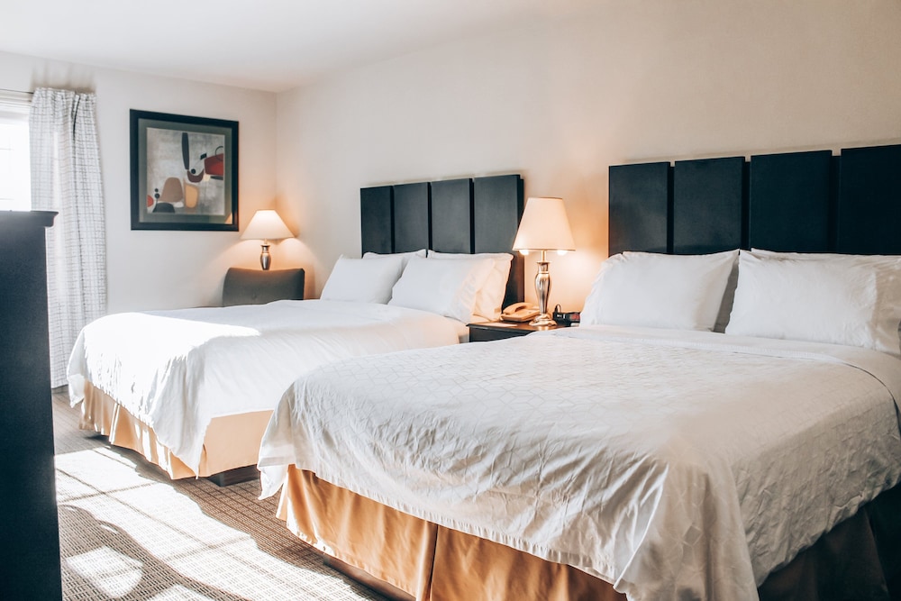 Standard Room, 2 Queen Beds - Photo 2