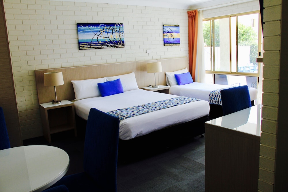 Non Waterfront Suite