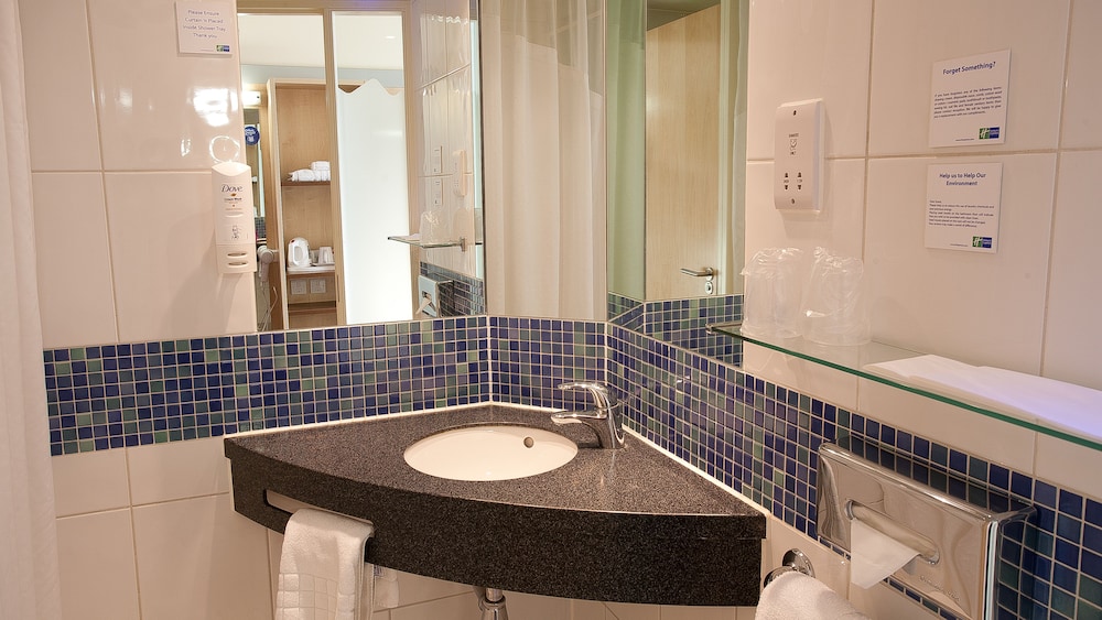 Standard Room, 2 Twin Beds, Accessible (with Free Hot Breakfast) photo 2