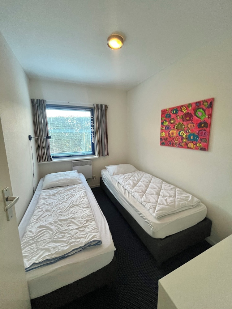 Bungalow, 3 Bedrooms, Patio, Garden View photo 1