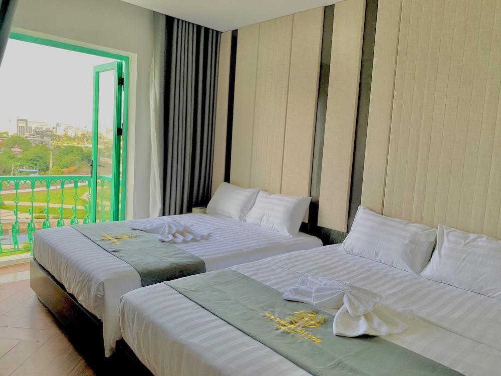 Family Quadruple Room, Lake View