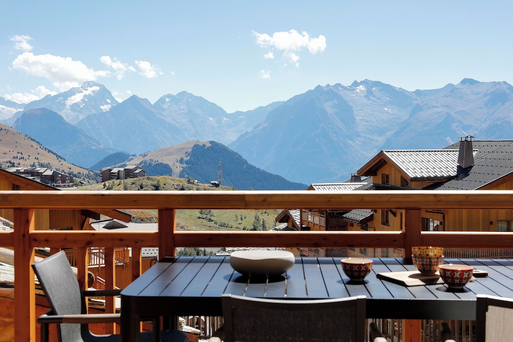 Room, Multiple Beds, Mountain View photo