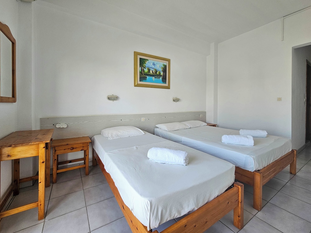 Standard Triple Room, Balcony, City View