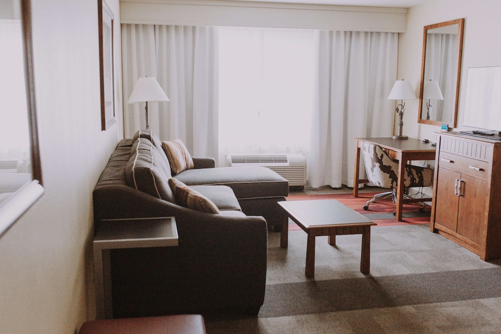 Suite, 1 King Bed, Non Smoking - Photo 1