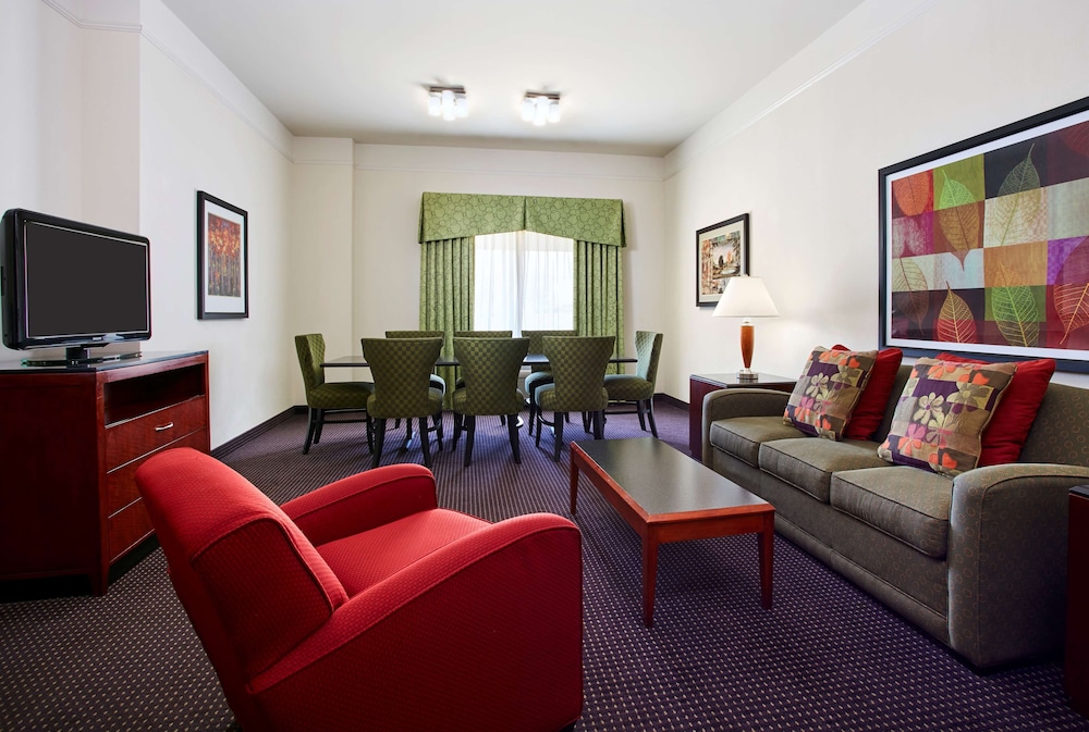 Suite, Accessible - Photo 3