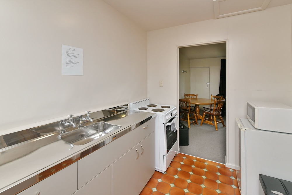 Standard 2-Bedroom Unit photo 3