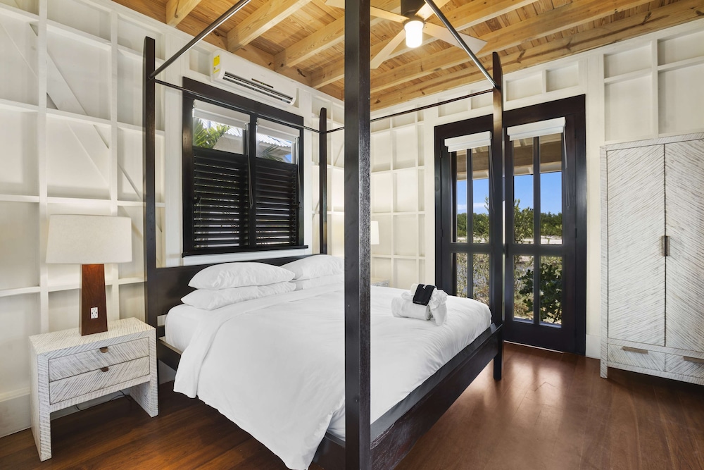 Available room thumbnail 5