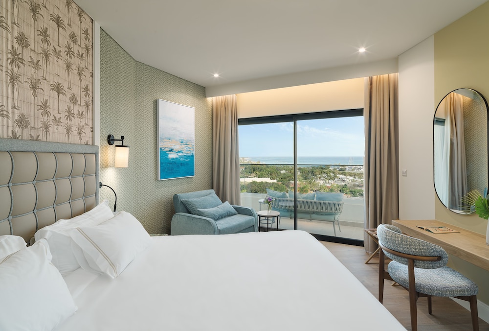 Signature One Bedroom Sea view Suite - Photo 9