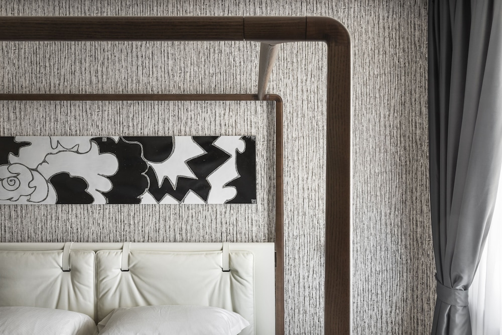Presidential Room, 1 King Bed with Sofa bed, Jetted Tub, City View