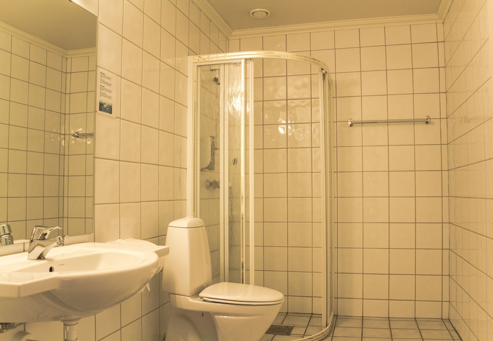 Standard Triple Room, 3 Twin Beds, Accessible photo 3