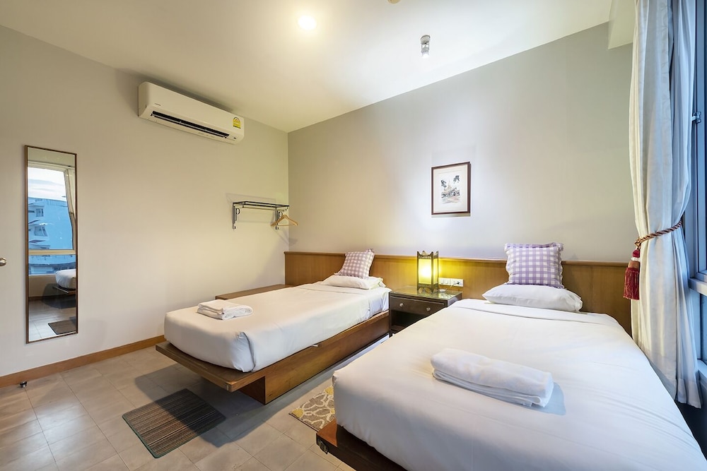 Standard Twin Room (Shared Bathroom) photo 3