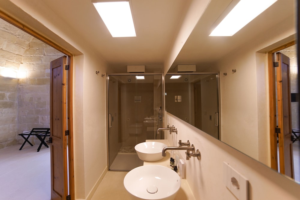 Junior Suite - Photo 21
