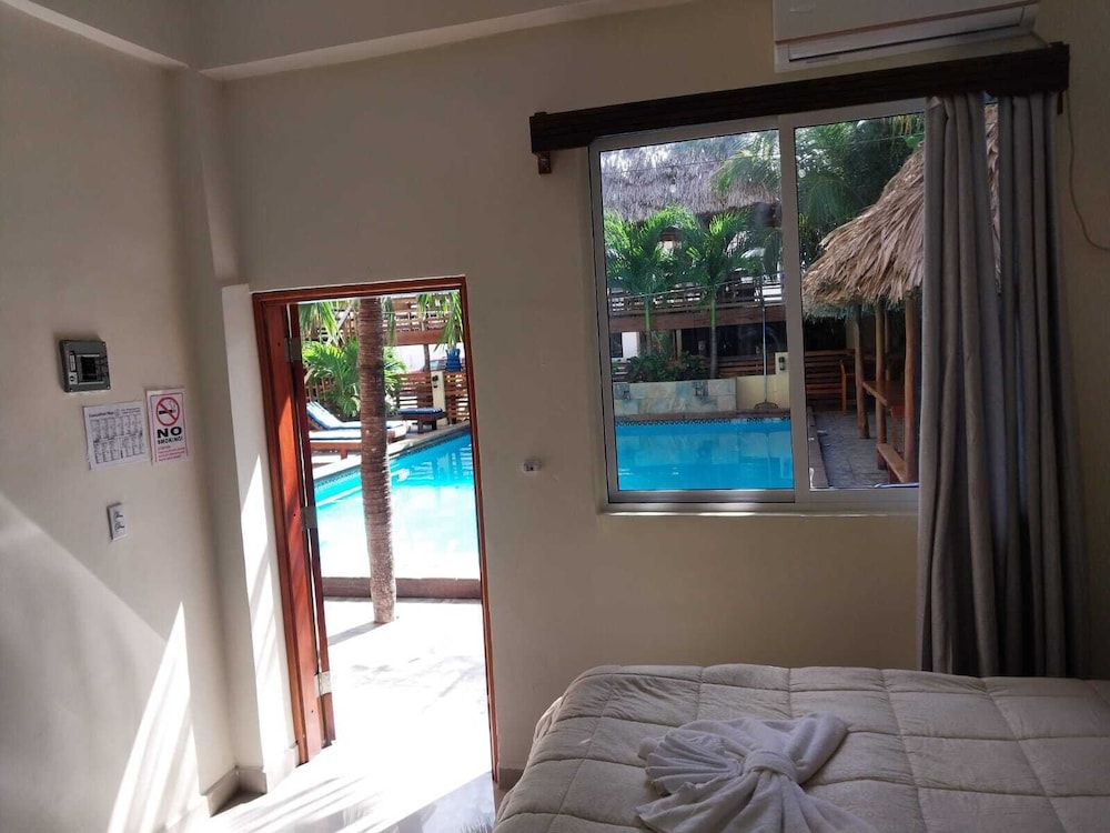 Standard Rooms - Pool View