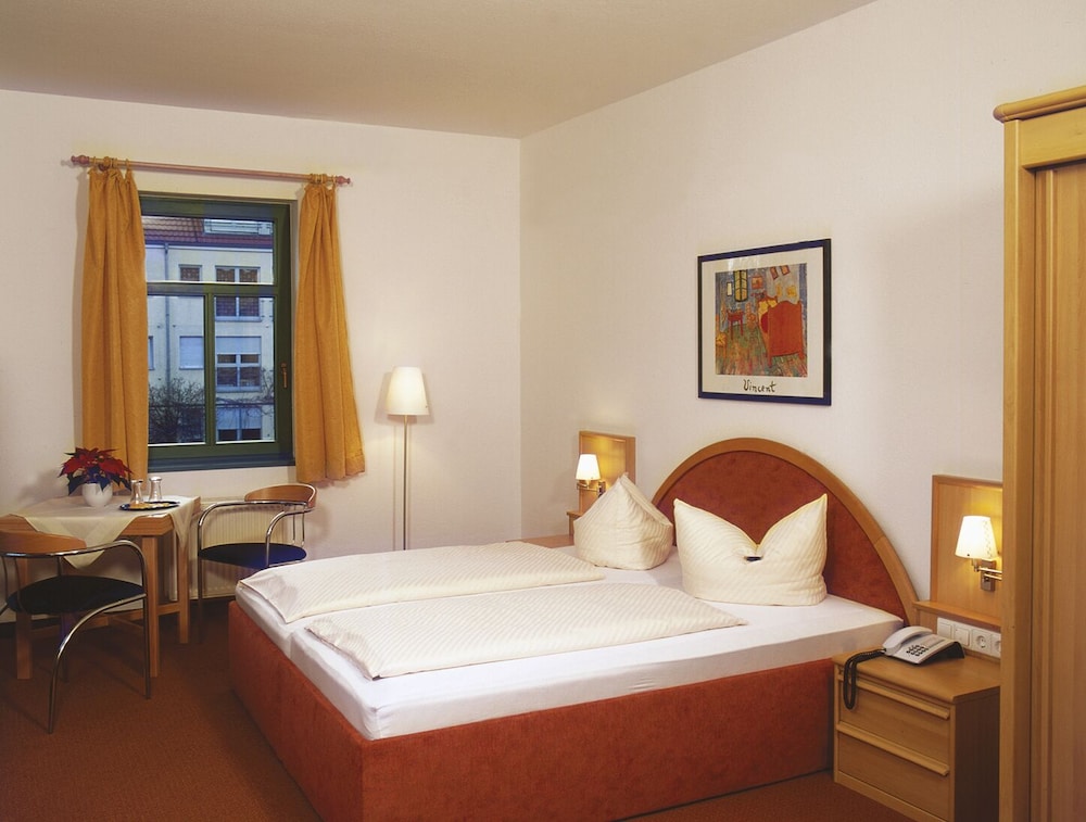 Basic Double Room