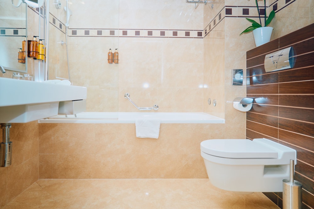 Standard Double or Twin Room, 1 Bedroom, Partial Sea View - Photo 9
