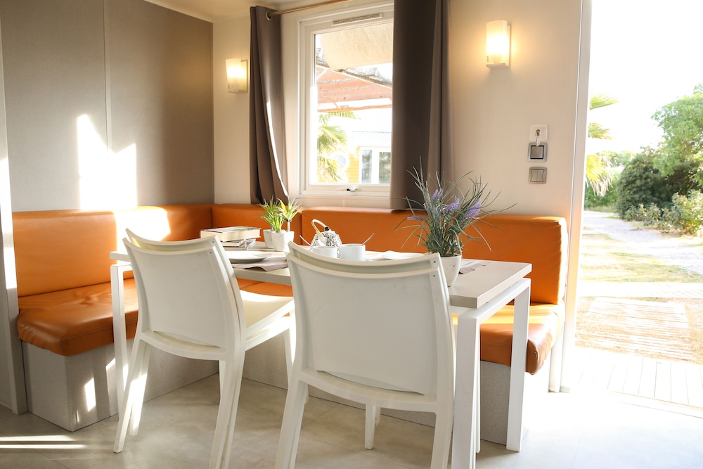 Premium Bungalow, 3 Bedrooms, Private Bathroom photo 3