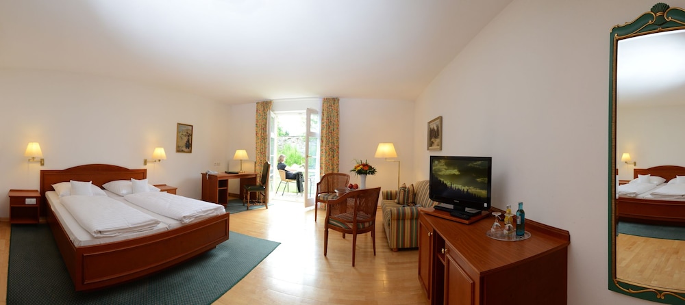 Superior Double Room - Photo 1