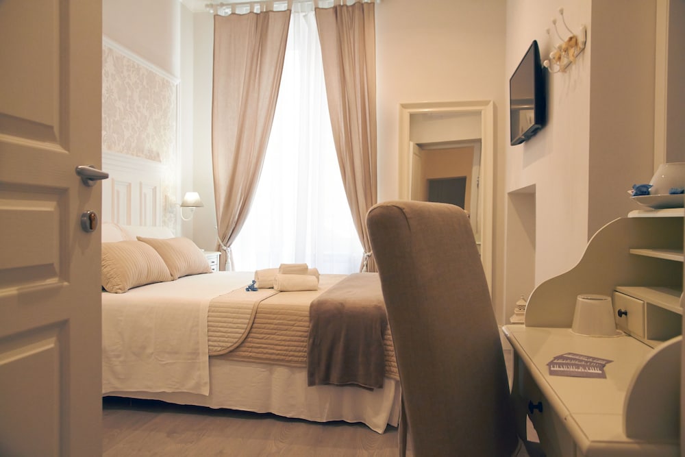 Economy Double Room photo 2