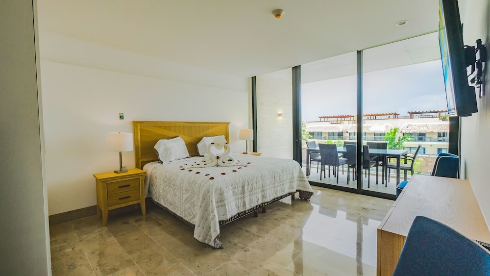 Condo, 3 Bedrooms