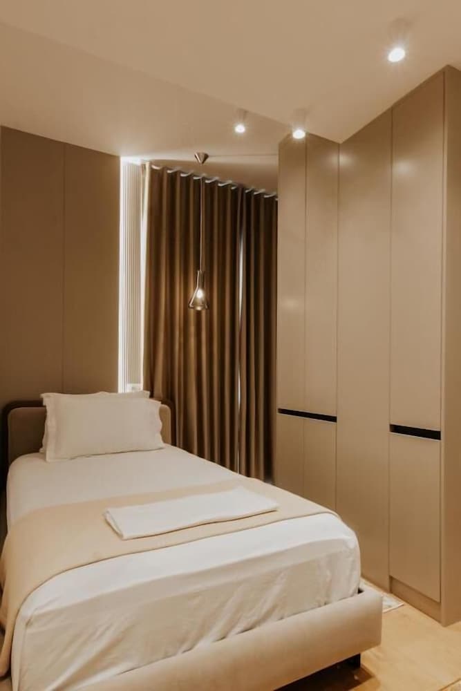 Twin Room with City View photo 3
