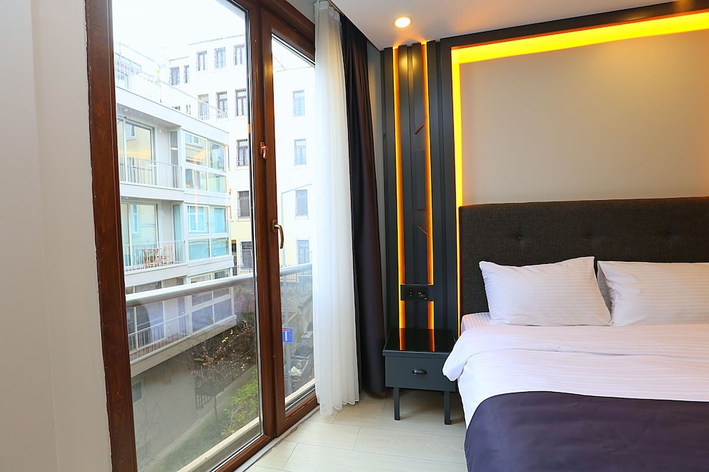 Deluxe Triple Room, Kitchen photo 1