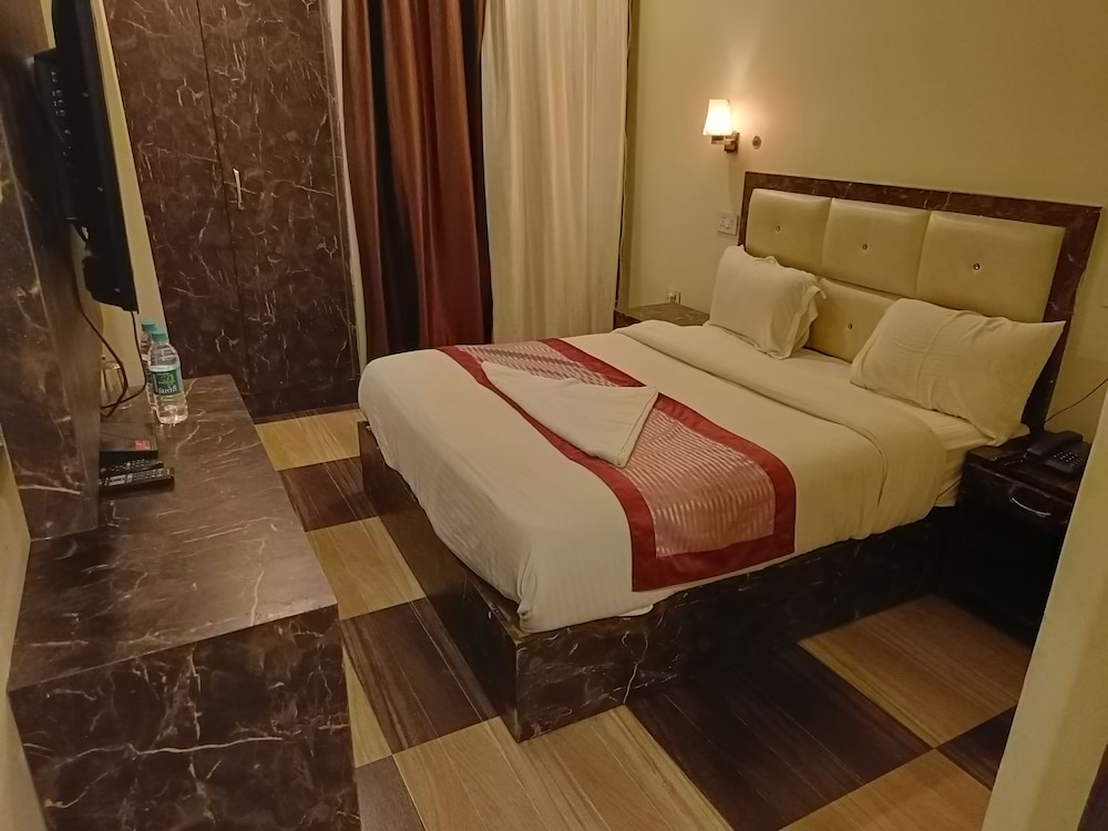 Deluxe Room - Photo 1