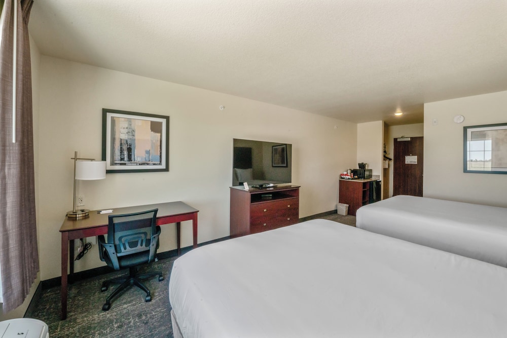 Room, 2 Queen Beds, Non Smoking (Guestroom) - Photo 3