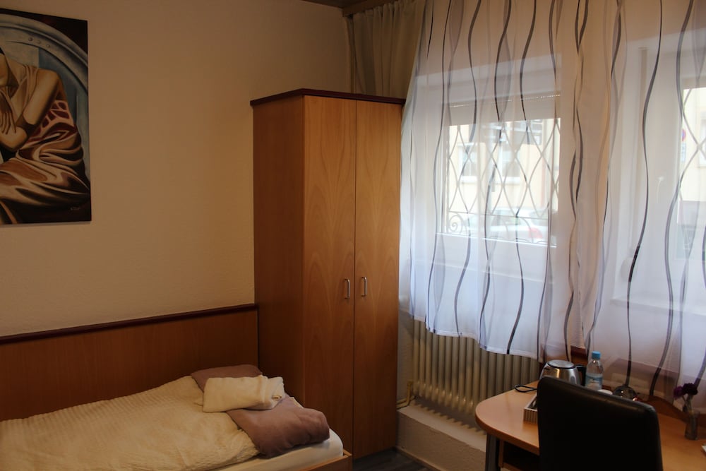 Basic Single Room photo 3
