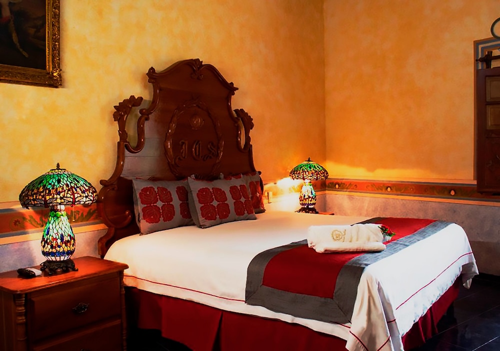 Exclusive Suite, 1 King Bed, Non Smoking photo 2
