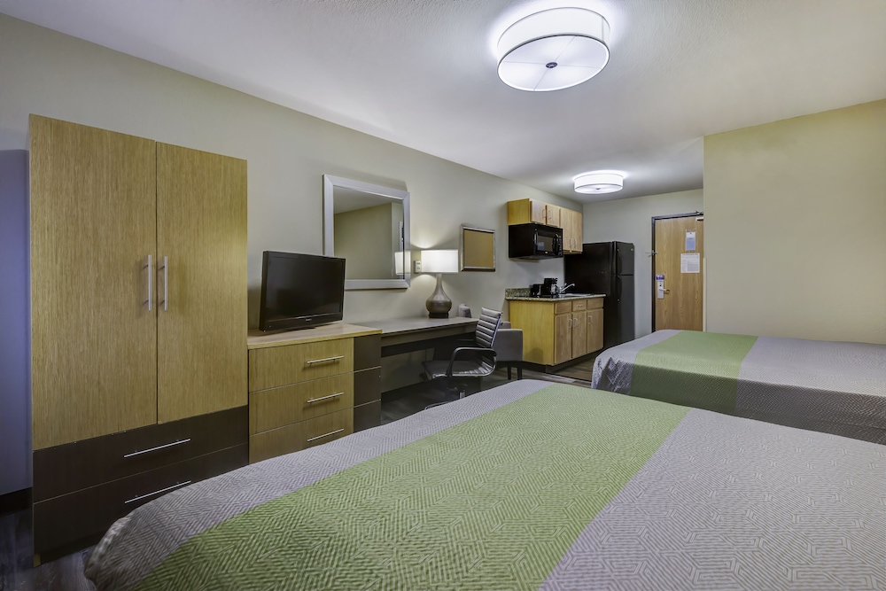 Deluxe Room, 2 Queen Beds, Accessible, Non Smoking - Photo 3