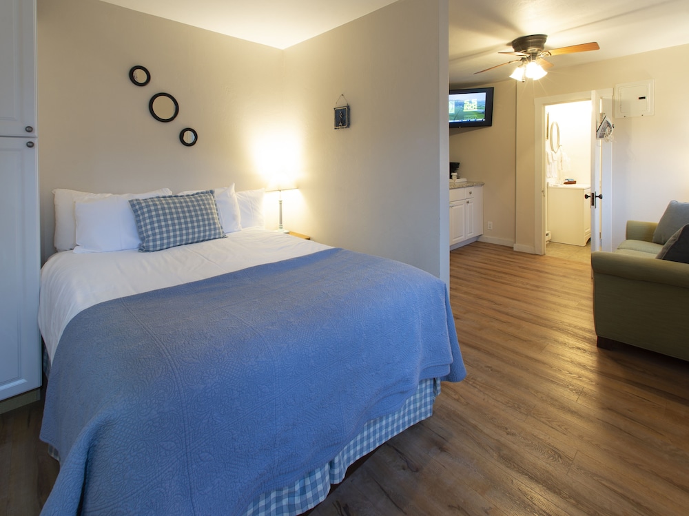 Classic Cottage, 1 Queen Bed with Sofa bed