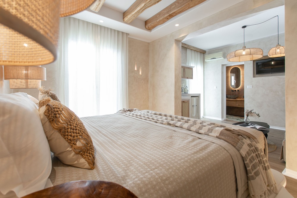 King Suite Balcony - Photo 11