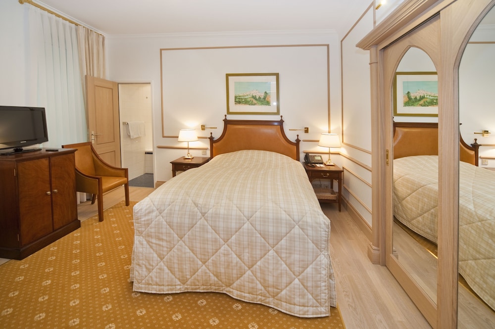 Executive Twin Room photo 2