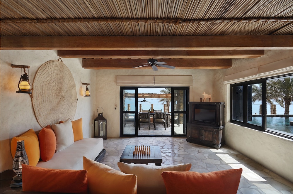 Villa, 4 Bedrooms (Beachfront Reserve) photo 2