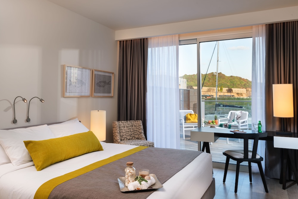 Executive Suite, Balcony, Marina View